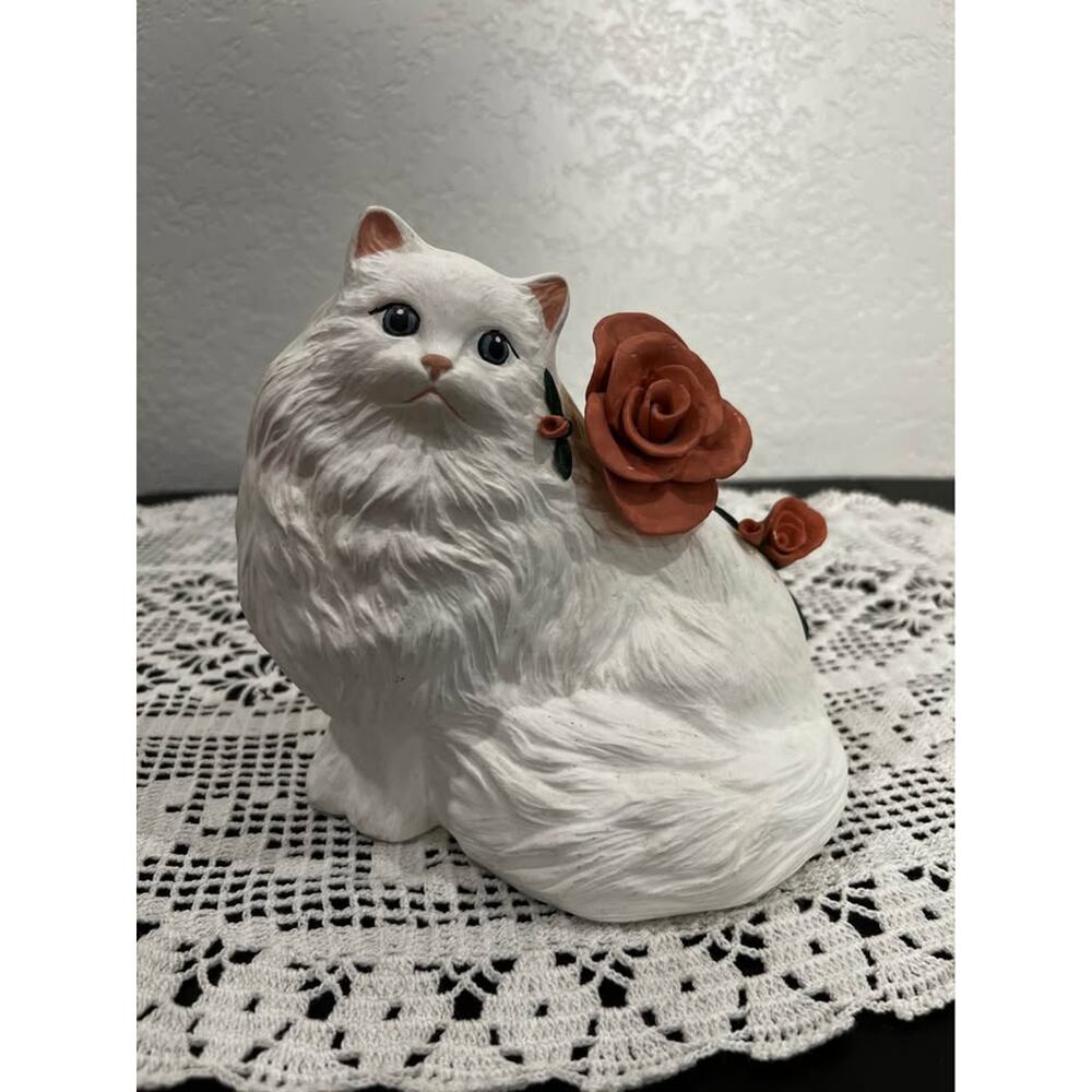 🐱🌹 Vintage White Cat Figurine with Handmade Roses ✨